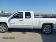 ✅ 2011 Chevrolet Silverado 1500 LT • VIN: 1GCRCSE09BZ447377 • Lot: 43287288. Listed on IAAI with 127,184 mi. Free auction sales archive from the USA and detailed vehicle history report at DreamBid. Image 14.