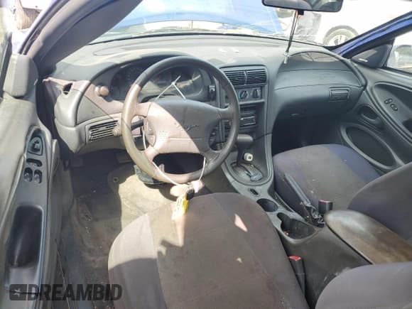 ✅ 2003 Ford Mustang Standard • VIN: 1FAFP40493F373920 • Lot: 57312595. Listed on Copart with 164,986 mi. Free auction sales archive from the USA and detailed vehicle history report at DreamBid. Image 8.