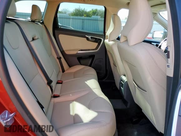 ✅ 2017 Volvo XC60 Dynamic • VIN: YV440MDR4H2208445 • Lot: 86301455. Listed on Copart with Not provided. Free auction sales archive from the USA and detailed vehicle history report at DreamBid. Image 11.