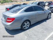 ✅ 2012 Mercedes-Benz C 250 • VIN: WDDGJ4HB2CF801514 • Lot: 42777592. Wystawiony na IAAI z przebiegiem 120 620 mil. Bezpłatny archiwum sprzedaży aukcyjnych z USA i szczegółowy raport historii pojazdu na DreamBid. Zdjęcie 4.