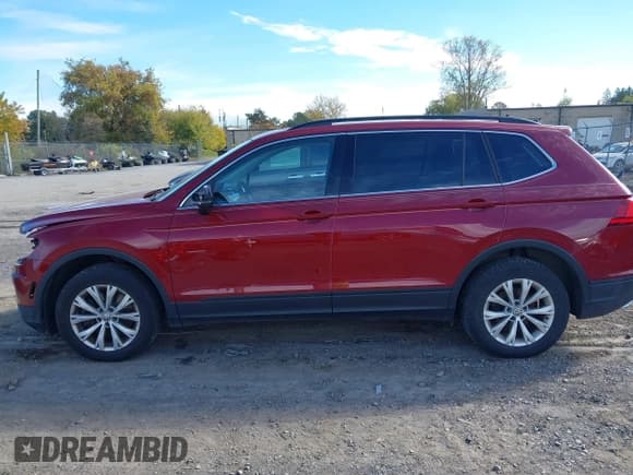 ✅ 2019 Volkswagen Tiguan SE • VIN: 3VV2B7AX5KM032127 • Lot: 43442868. Wystawiony na IAAI z przebiegiem 124 500 mil. Bezpłatny archiwum sprzedaży aukcyjnych z USA i szczegółowy raport historii pojazdu na DreamBid. Zdjęcie 15.