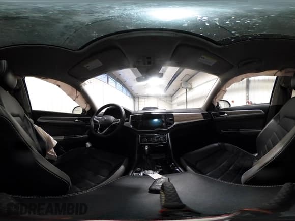 ✅ 2021 Volkswagen Atlas SEL Premium • VIN: 1V2TR2CAXMC577785 • Lot: 41613198. Wystawiony na IAAI z przebiegiem 81 712 mil. Bezpłatny archiwum sprzedaży aukcyjnych z USA i szczegółowy raport historii pojazdu na DreamBid. Zdjęcie 19.