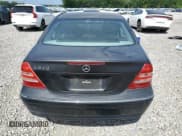 ✅ 2004 Mercedes-Benz C 240 • VIN: WDBRF61J44E017696 • Lot: 64572995. Wystawiony na Copart z przebiegiem Nie podano. Bezpłatny archiwum sprzedaży aukcyjnych z USA i szczegółowy raport historii pojazdu na DreamBid. Zdjęcie 6.