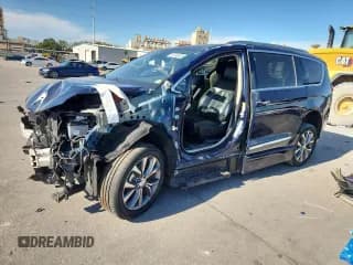 ✅ 2018 Chrysler Pacifica Limited • VIN: 2C4RC1GG6JR214246 • Lot: 87242455. Wystawiony na Copart z przebiegiem 122 800 mil. Bezpłatny archiwum sprzedaży aukcyjnych z USA i szczegółowy raport historii pojazdu na DreamBid. Zdjęcie 1.