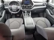 ✅ 2021 Toyota Highlander L • VIN: 5TDZZRAH0MS033959 • Lot: 67364555. Wystawiony na Copart z przebiegiem 125 826 mil. Bezpłatny archiwum sprzedaży aukcyjnych z USA i szczegółowy raport historii pojazdu na DreamBid. Zdjęcie 8.