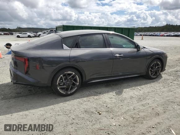 ✅ 2025 Kia K4 GT-Line • VIN: 3KPFW4DE7SE127215 • Lot: 85348685. Wystawiony na Copart z przebiegiem 5 032 mil. Bezpłatny archiwum sprzedaży aukcyjnych z USA i szczegółowy raport historii pojazdu na DreamBid. Zdjęcie 3.