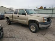 ✅ 2006 Chevrolet Silverado 2500HD Work Truck • VIN: 1GCHK29U76E173234 • Lot: 78098314. Wystawiony na Copart z przebiegiem 107 937 mil. Bezpłatny archiwum sprzedaży aukcyjnych z USA i szczegółowy raport historii pojazdu na DreamBid. Zdjęcie 4.