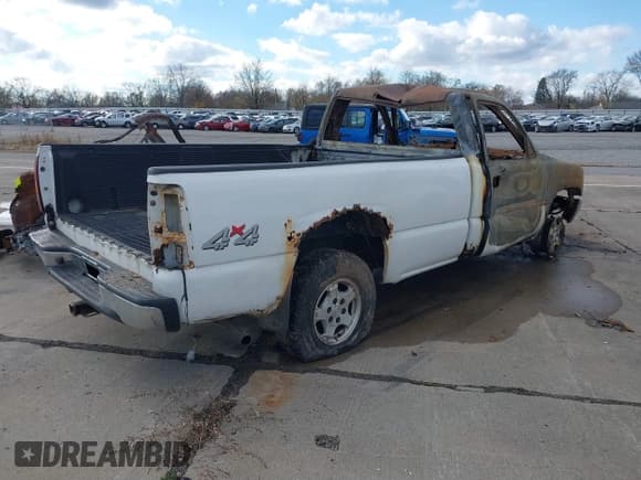 ✅ 2000 Chevrolet Silverado 1500 • VIN: 1GCEK14VXYZ370729 • Lot: 40877216. Listed on IAAI with 175,565 mi. Free auction sales archive from the USA and detailed vehicle history report at DreamBid. Image 4.