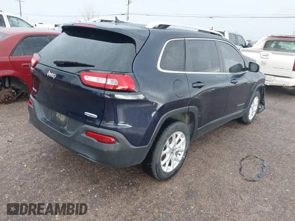 ✅ 2016 Jeep Cherokee Latitude • VIN: 1C4PJMCB5GW162309 • Lot: 43524702. Wystawiony na IAAI z przebiegiem 141 651 mil. Bezpłatny archiwum sprzedaży aukcyjnych z USA i szczegółowy raport historii pojazdu na DreamBid. Zdjęcie 4.
