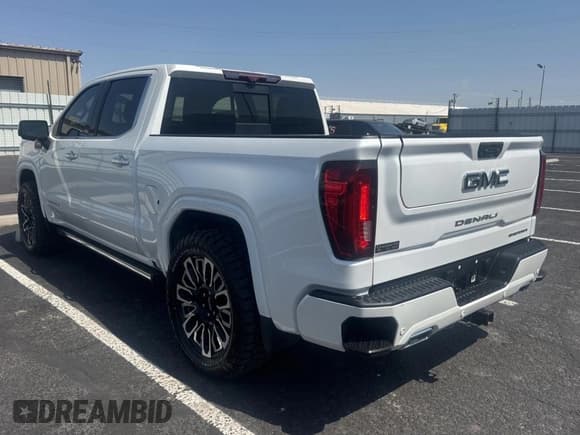 ✅ 2022 GMC Sierra 1500 Denali Ultimate • VIN: 1GTUUHET2NZ514460 • Лот: 65281035. Опубликован ранее на Copart с пробегом 28 550 миль. Бесплатный доступ к архиву аукционных продаж из США и подробный отчёт об истории автомобиля на DreamBid. Изображение 3.