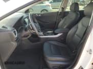 ✅ 2019 Hyundai Ioniq Limited • VIN: KMHC05LH6KU033457 • Lot: 74281884. Wystawiony na Copart z przebiegiem 33 313 mil. Bezpłatny archiwum sprzedaży aukcyjnych z USA i szczegółowy raport historii pojazdu na DreamBid. Zdjęcie 7.