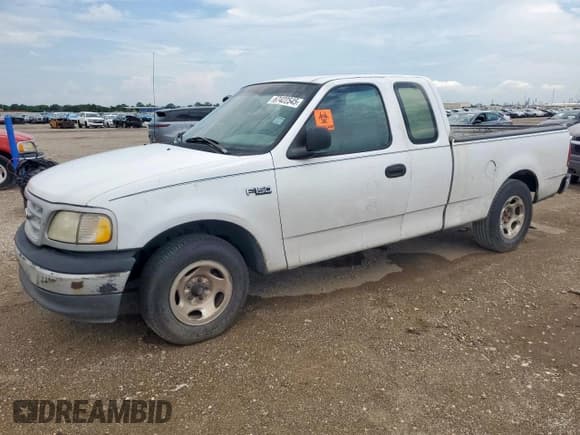 ✅ 1999 Ford F-150 • VIN: 1FTZX1725XNC06556 • Lot: 67422545. Wystawiony na Copart z przebiegiem Nie podano. Bezpłatny archiwum sprzedaży aukcyjnych z USA i szczegółowy raport historii pojazdu na DreamBid. Zdjęcie 1.