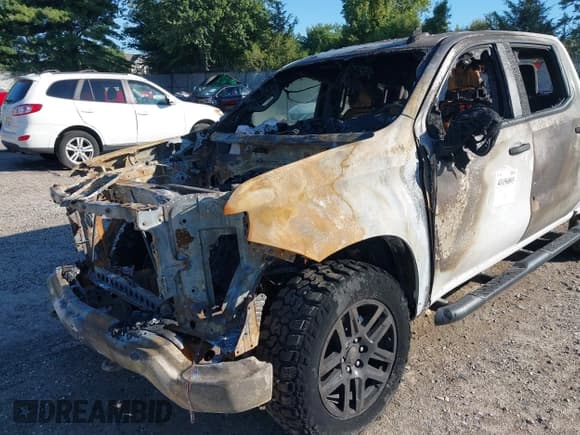 ✅ 2024 Chevrolet Silverado 1500 Custom • VIN: 3GCPDBEK8RG256484 • Lot: 43156893. Listed on IAAI with Not provided. Free auction sales archive from the USA and detailed vehicle history report at DreamBid. Image 6.