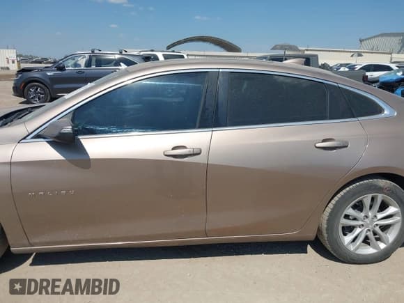 ✅ 2018 Chevrolet Malibu LT • VIN: 1G1ZD5ST4JF139989 • Lot: 43339259. Listed on IAAI with 144,292 mi. Free auction sales archive from the USA and detailed vehicle history report at DreamBid. Image 15.