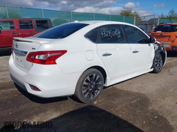 ✅ 2017 Nissan Sentra SV • VIN: 3N1AB7AP8HY206495 • Lot: 43529309. Wystawiony na IAAI z przebiegiem 87 289 mil. Bezpłatny archiwum sprzedaży aukcyjnych z USA i szczegółowy raport historii pojazdu na DreamBid. Zdjęcie 4.