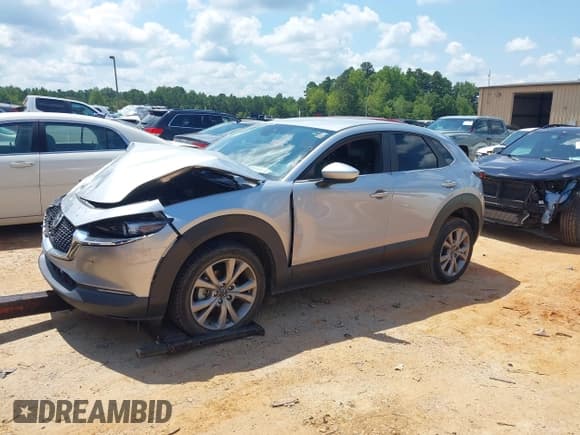 ✅ 2021 Mazda CX-30 Select • VIN: 3MVDMABL6MM246104 • Lot: 43014314. Wystawiony na IAAI z przebiegiem 120 619 mil. Bezpłatny archiwum sprzedaży aukcyjnych z USA i szczegółowy raport historii pojazdu na DreamBid. Zdjęcie 2.