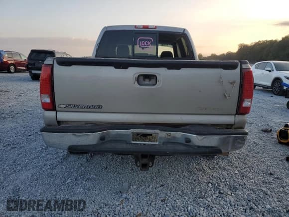 ✅ 2005 Chevrolet Silverado 1500 LS • VIN: 2GCEC13T251116577 • Лот: 77739404. Опубликован ранее на Copart с пробегом 214 491 миль. Бесплатный доступ к архиву аукционных продаж из США и подробный отчёт об истории автомобиля на DreamBid. Изображение 6.