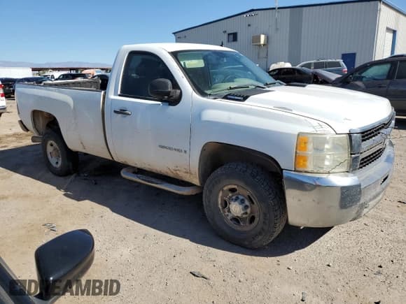 ✅ 2007 Chevrolet Silverado 2500HD 1LT • VIN: 1GCHK24607E554496 • Lot: 77594484. Wystawiony na Copart z przebiegiem 191 616 mil. Bezpłatny archiwum sprzedaży aukcyjnych z USA i szczegółowy raport historii pojazdu na DreamBid. Zdjęcie 4.