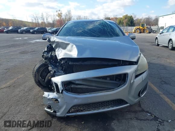 ✅ 2013 Volvo S60 T5 Premier • VIN: YV1612FS2D2205609 • Lot: 43649381. Listed on IAAI with 107,654 mi. Free auction sales archive from the USA and detailed vehicle history report at DreamBid. Image 12.