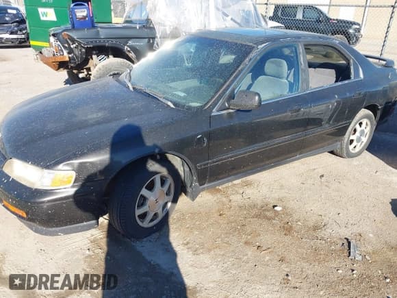 ✅ 1995 Honda Accord EX • VIN: JHMCD5656SC027706 • Lot: 43800009. Wystawiony na IAAI z przebiegiem 187 766 mil. Bezpłatny archiwum sprzedaży aukcyjnych z USA i szczegółowy raport historii pojazdu na DreamBid. Zdjęcie 2.