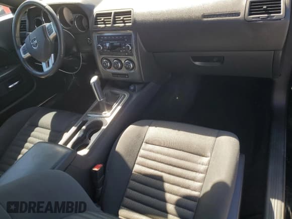 ✅ 2014 Dodge Challenger R/T 100th Anniversary Appearance • VIN: 2C3CDYBTXEH179937 • Lot: 76670924. Wystawiony na Copart z przebiegiem 79 886 mil. Bezpłatny archiwum sprzedaży aukcyjnych z USA i szczegółowy raport historii pojazdu na DreamBid. Zdjęcie 8.