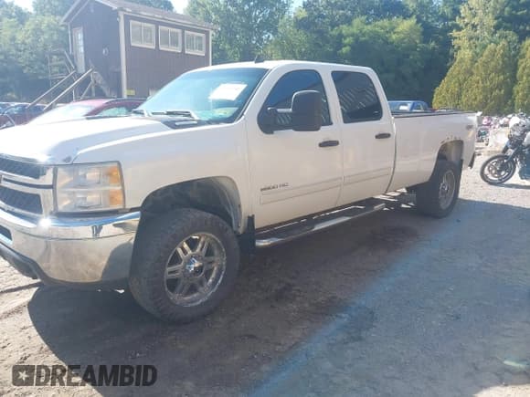 ✅ 2011 Chevrolet Silverado 2500HD LT • VIN: 1GC1KXC88BF236436 • Lot: 43161950. Wystawiony na IAAI z przebiegiem 255 184 mil. Bezpłatny archiwum sprzedaży aukcyjnych z USA i szczegółowy raport historii pojazdu na DreamBid. Zdjęcie 17.