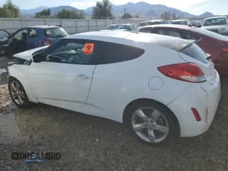 ✅ 2015 Hyundai Veloster • VIN: KMHTC6ADXFU227833 • Lot: 71989084. Wystawiony na Copart z przebiegiem Nie podano. Bezpłatny archiwum sprzedaży aukcyjnych z USA i szczegółowy raport historii pojazdu na DreamBid. Zdjęcie 2.