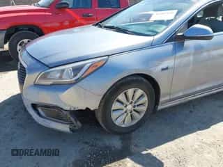 2016 Hyundai Sonata SE с VIN KMHE24L1XGA012426, выставлен на аукционе IAAI как лот 43287330 с пробегом 146 187 миль миль и . История ставок и продаж доступна на DreamBid. Изображение 6.