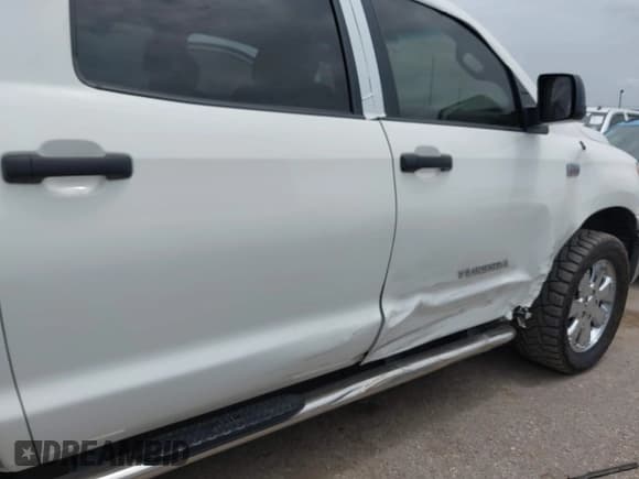 ✅ 2010 Toyota Tundra • VIN: 5TFEY5F18AX082743 • Lot: 42769082. Wystawiony na IAAI z przebiegiem 199 022 mil. Bezpłatny archiwum sprzedaży aukcyjnych z USA i szczegółowy raport historii pojazdu na DreamBid. Zdjęcie 6.