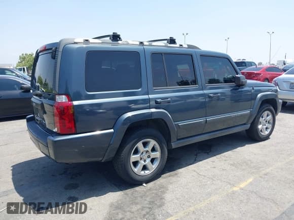 ✅ 2007 Jeep Commander Sport • VIN: 1J8HH48KX7C548033 • Lot: 42555217. Wystawiony na IAAI z przebiegiem 213 236 mil. Bezpłatny archiwum sprzedaży aukcyjnych z USA i szczegółowy raport historii pojazdu na DreamBid. Zdjęcie 4.