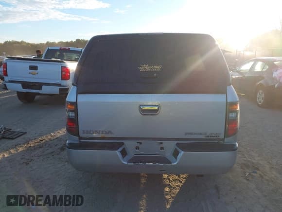 ✅ 2006 Honda Ridgeline RTS • VIN: 2HJYK16406H536900 • Lot: 43474752. Wystawiony na IAAI z przebiegiem 226 410 mil. Bezpłatny archiwum sprzedaży aukcyjnych z USA i szczegółowy raport historii pojazdu na DreamBid. Zdjęcie 16.