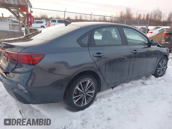 ✅ 2023 Kia Forte LX • VIN: 3KPF24AD3PE675758 • Лот: 41706634. Опубликован ранее на IAAI с пробегом 17 828 миль. Бесплатный доступ к архиву аукционных продаж из США и подробный отчёт об истории автомобиля на DreamBid. Изображение 4.