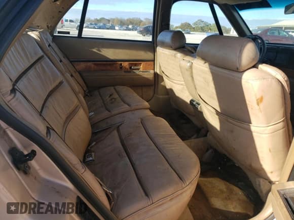 ✅ 1995 Buick LeSabre Limited • VIN: 1G4HR52L6SH474631 • Лот: 61153835. Опубликован ранее на Copart с пробегом 92 454 миль. Бесплатный доступ к архиву аукционных продаж из США и подробный отчёт об истории автомобиля на DreamBid. Изображение 10.