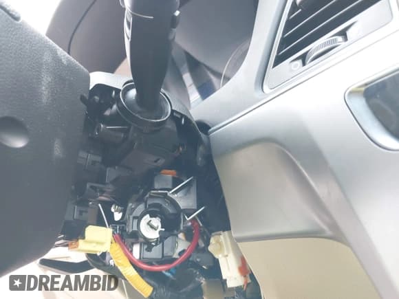 ✅ 2015 Hyundai Sonata SE • VIN: 5NPE24AF6FH208843 • Лот: 43191616. Опубликован ранее на IAAI с пробегом 138 035 миль. Бесплатный доступ к архиву аукционных продаж из США и подробный отчёт об истории автомобиля на DreamBid. Изображение 18.