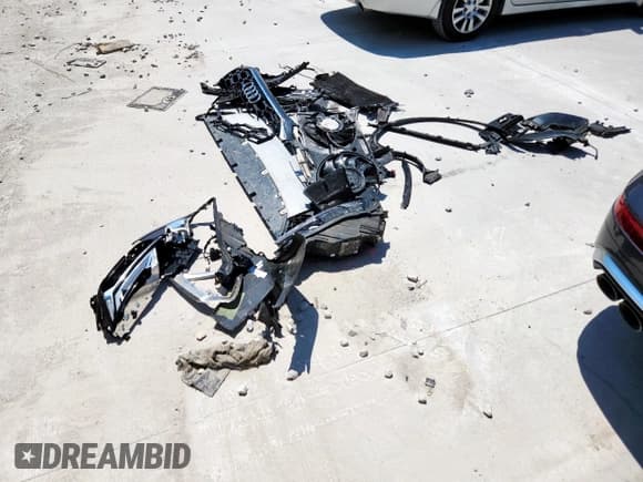 ✅ 2022 Audi SQ5 Premium • VIN: WA1A4AFY2N2103115 • Lot: 68171305. Wystawiony na Copart z przebiegiem Nie podano. Bezpłatny archiwum sprzedaży aukcyjnych z USA i szczegółowy raport historii pojazdu na DreamBid. Zdjęcie 13.