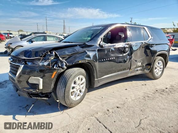 ✅ 2023 Chevrolet Traverse LS • VIN: 1GNERFKW0PJ319698 • Lot: 85741975. Wystawiony na Copart z przebiegiem 42 554 mil. Bezpłatny archiwum sprzedaży aukcyjnych z USA i szczegółowy raport historii pojazdu na DreamBid. Zdjęcie 1.
