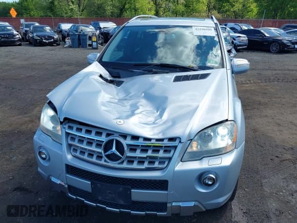 ✅ 2010 Mercedes-Benz M 550 • VIN: 4JGBB7CB7AA560324 • Lot: 42190509. Listed on IAAI with 100,768 mi. Free auction sales archive from the USA and detailed vehicle history report at DreamBid. Image 17.