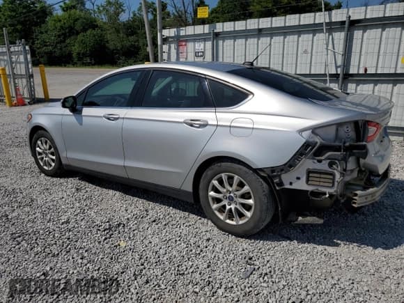 ✅ 2016 Ford Fusion S • VIN: 3FA6P0G74GR355231 • Lot: 62301175. Wystawiony na Copart z przebiegiem 107 787 mil. Bezpłatny archiwum sprzedaży aukcyjnych z USA i szczegółowy raport historii pojazdu na DreamBid. Zdjęcie 2.