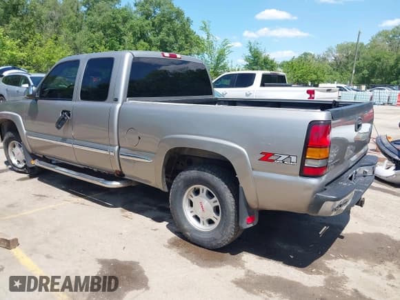 ✅ 2001 GMC Sierra 1500 SLE • VIN: 2GTEK19T611308931 • Лот: 42192722. Опубликован ранее на IAAI с пробегом 271 777 миль. Бесплатный доступ к архиву аукционных продаж из США и подробный отчёт об истории автомобиля на DreamBid. Изображение 3.