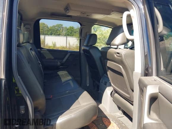 ✅ 2005 Nissan Titan LE • VIN: 1N6AA07B35N504302 • Lot: 43149610. Listed on IAAI with 171,549 mi. Free auction sales archive from the USA and detailed vehicle history report at DreamBid. Image 8.