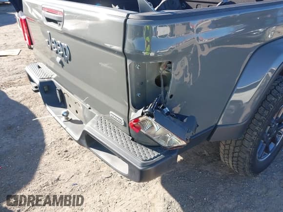 ✅ 2021 Jeep Gladiator Overland • VIN: 1C6HJTFG0ML507773 • Lot: 41617970. Wystawiony na IAAI z przebiegiem 95 816 mil. Bezpłatny archiwum sprzedaży aukcyjnych z USA i szczegółowy raport historii pojazdu na DreamBid. Zdjęcie 6.