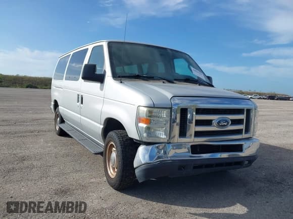 ✅ 2012 Ford Econoline Passenger XL • VIN: 1FBNE3BL5CDB33676 • Lot: 40849233. Wystawiony na IAAI z przebiegiem Nie podano. Bezpłatny archiwum sprzedaży aukcyjnych z USA i szczegółowy raport historii pojazdu na DreamBid. Zdjęcie 1.