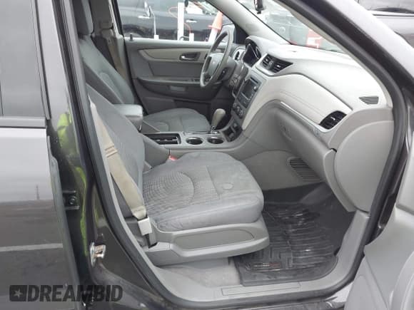 ✅ 2016 Chevrolet Traverse LS • VIN: 1GNKVFED3GJ208586 • Lot: 43544525. Wystawiony na IAAI z przebiegiem 167 197 mil. Bezpłatny archiwum sprzedaży aukcyjnych z USA i szczegółowy raport historii pojazdu na DreamBid. Zdjęcie 5.