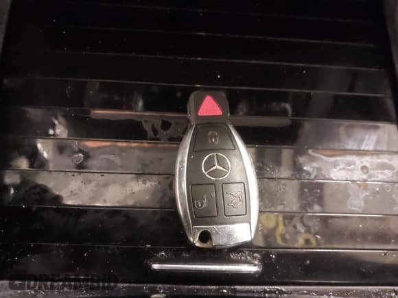 ✅ 2018 Mercedes-Benz GLE 43 AMG • VIN: 4JGED6EB5JA122951 • Lot: 41278039. Wystawiony na IAAI z przebiegiem 60 972 mil. Bezpłatny archiwum sprzedaży aukcyjnych z USA i szczegółowy raport historii pojazdu na DreamBid. Zdjęcie 11.