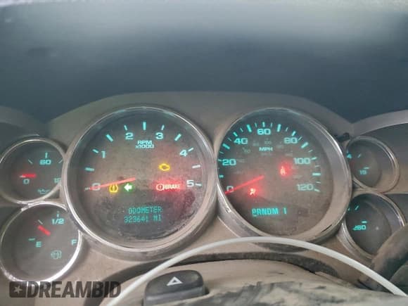 ✅ 2007 Chevrolet Silverado 2500HD 2LT • VIN: 1GCHK23617F538187 • Lot: 93531755. Wystawiony na Copart z przebiegiem 323 641 mil. Bezpłatny archiwum sprzedaży aukcyjnych z USA i szczegółowy raport historii pojazdu na DreamBid. Zdjęcie 9.