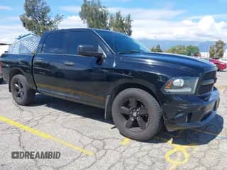 2013 Ram 1500 Tradesman z VIN 1C6RR6KT4DS715646, wystawiony jako IAAI lot #43258972 z przebiegiem 285 323 mil mil oraz . Historia ofert i sprzedaży dostępna na DreamBid. Obrazek 1.