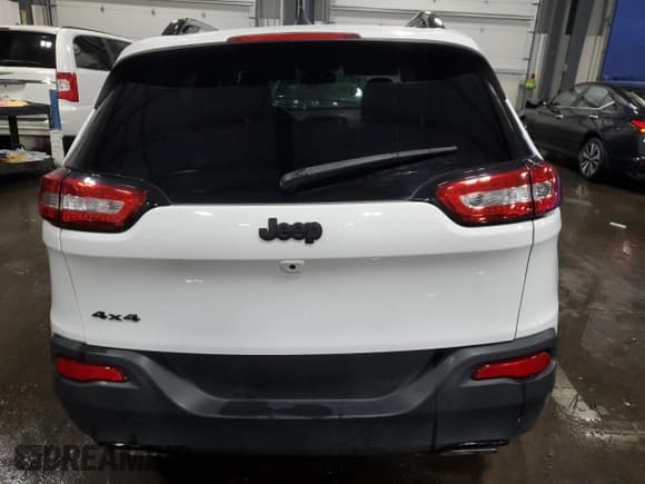 ✅ 2016 Jeep Cherokee 75th Anniversary • VIN: 1C4PJMCS4GW185385 • Лот: 83037904. Опубликован ранее на Copart с пробегом 108 414 миль. Бесплатный доступ к архиву аукционных продаж из США и подробный отчёт об истории автомобиля на DreamBid. Изображение 6.