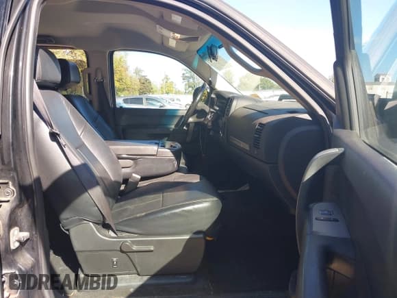 ✅ 2010 Chevrolet Silverado 1500 LT • VIN: 3GCRKSEA9AG142262 • Lot: 43486352. Wystawiony na IAAI z przebiegiem 121 721 mil. Bezpłatny archiwum sprzedaży aukcyjnych z USA i szczegółowy raport historii pojazdu na DreamBid. Zdjęcie 5.