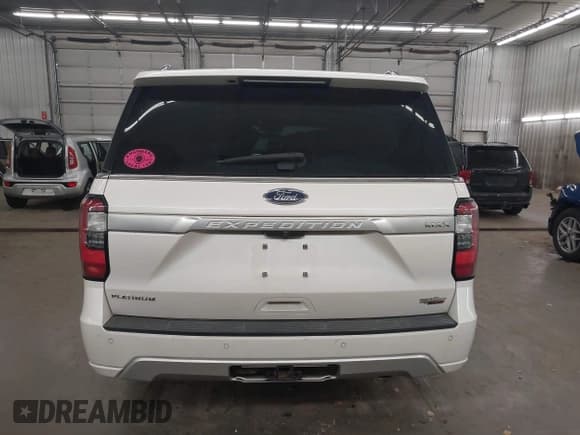 ✅ 2019 Ford Expedition Max Platinum • VIN: 1FMJK1MT6KEA18920 • Lot: 43619028. Wystawiony na IAAI z przebiegiem 108 772 mil. Bezpłatny archiwum sprzedaży aukcyjnych z USA i szczegółowy raport historii pojazdu na DreamBid. Zdjęcie 17.
