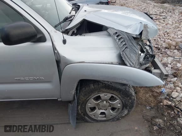 ✅ 2006 Toyota Tacoma • VIN: 5TEMU52N16Z255471 • Lot: 41403255. Listed on IAAI with 135,833 mi. Free auction sales archive from the USA and detailed vehicle history report at DreamBid. Image 6.